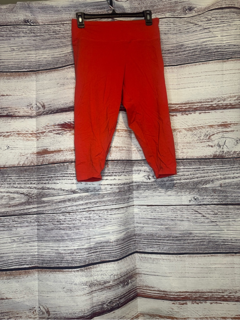 Express medium Capri leggings, red
